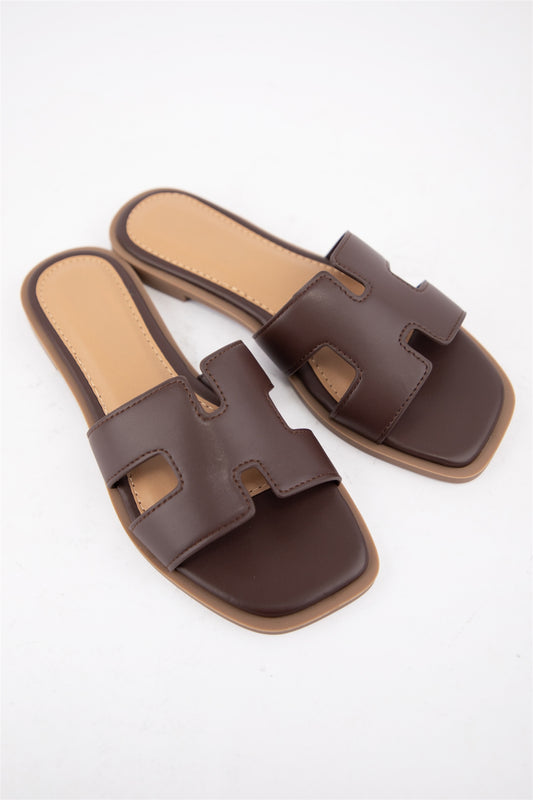 ELIO-20_BROWNPU_5551269